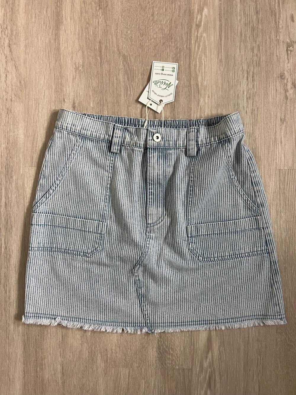 New’m Mineral Washed Striped Denim Mini Skirt with Pockets NWT Med